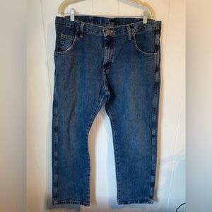 Wrangler Men's Rugged Wear Classic Indigo Straight Jeans